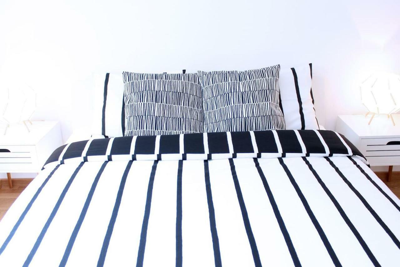 New Central Light Apartment With Private Parking โนวีซาด ภายนอก รูปภาพ